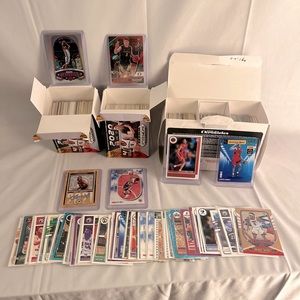 NBA Card lot, everything in pictures included, Rookie cards and more!Look below
